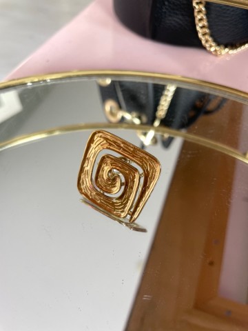 1693f497 c997 437f a2eb 60690edfa215